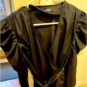 Black wrap top Kendall & Kylie